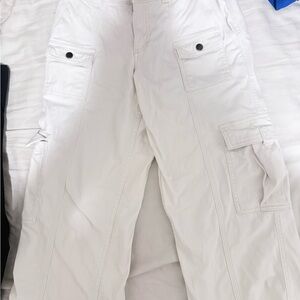 Woman’s White Cargo Pants